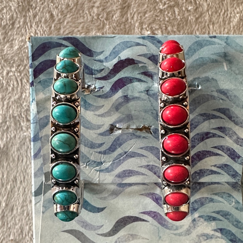 2 western cuff bracelets in Silver Turquoise and Red Stones